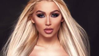 Плеймейтката с порното пипна К-19. Всички в контакт с нея... СНИМКИ