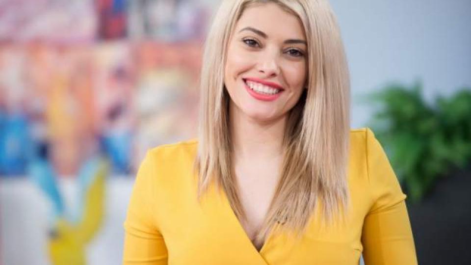 Ето от кого чака близнаци Ева Веселинова СНИМКИ
