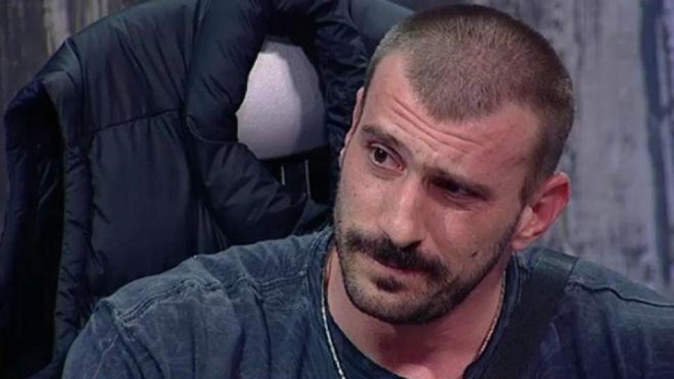 Емо Каменов скочи жестоко на Павел и Венци Венц: Татуирани педали! ВИДЕО