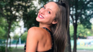 Фитнес шампионката Елена от "Игри на волята" изпоти мрежата с дупето си СНИМКИ 18+