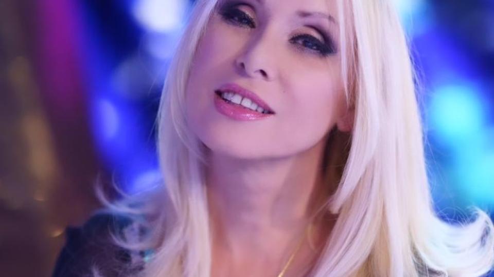 Кристина Димитрова показа огромните си дини от Малдивите СНИМКИ 18+