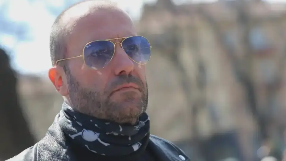Нойзи влуди феновете! Не спират да го нападат заради...