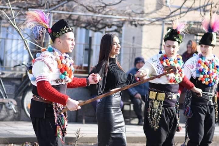 Ето какъв син е възпитала Татяна (СНИМКИ)