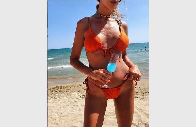Алекс Богданска нагорещи мрежата със СНИМКИ 18+