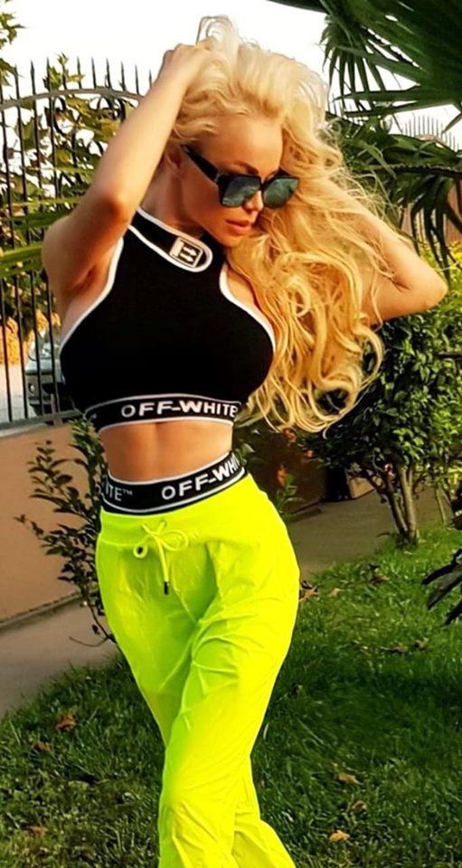 Несебърското Барби се докара като Мерилин Монро СНИМКИ 18+