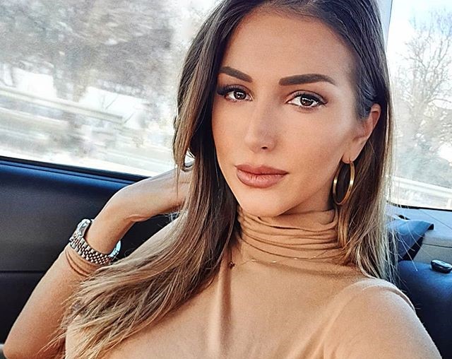 Алекс изтри фамилията Петканова, а на РД показа и... СНИМКИ