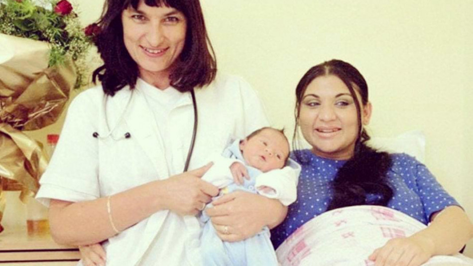 Софи Маринова се пусна от родилното с току-що родения си син (СНИМКА)