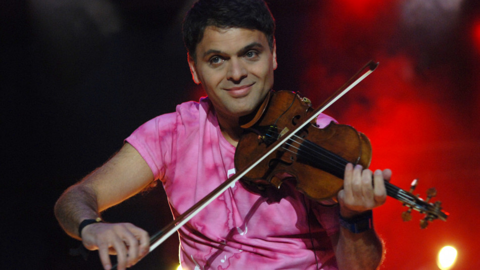 Васко Василев захвърли цигулката и стана... ВИДЕО