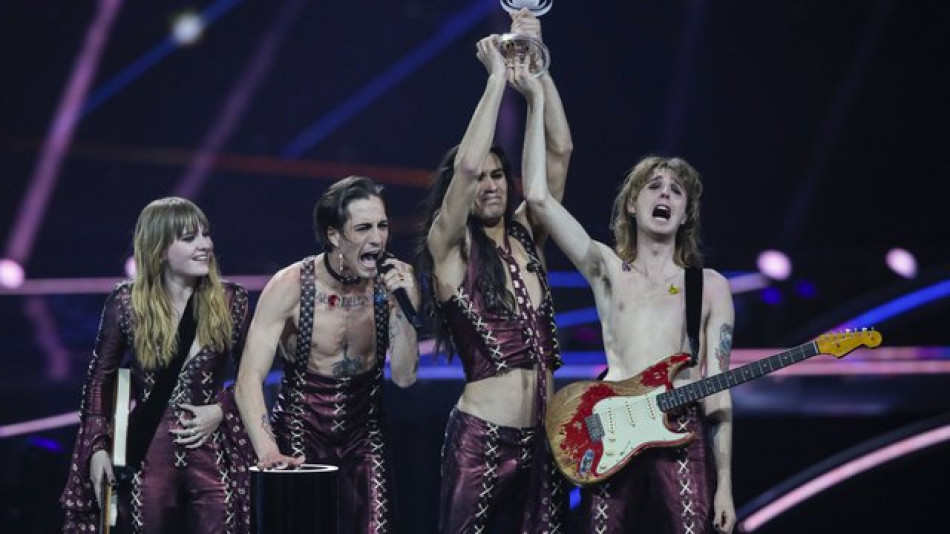 Голям скандал! Кокаин на масата на победителите на "Евровизия" ВИДЕО