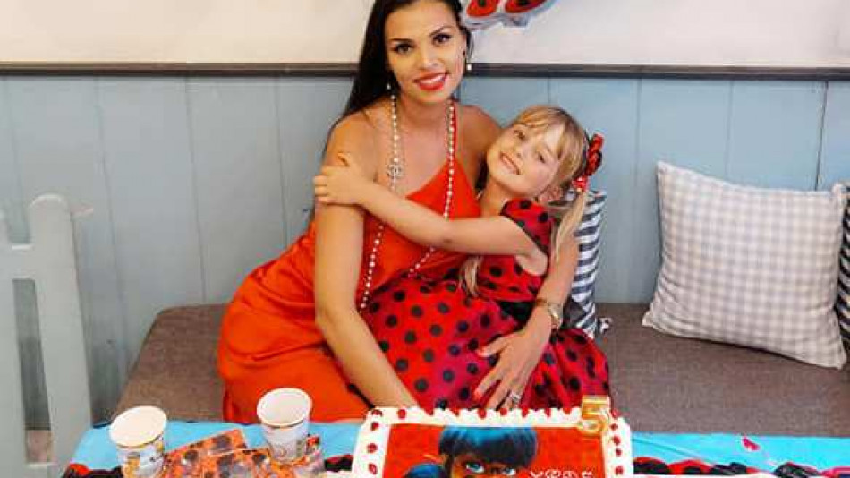 Дъщерята на Цвети Радойчева стана калинка на рождения си ден ВИДЕО