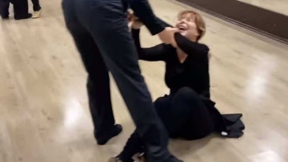 Мира Добрева се претрепа по време на танци ВИДЕО