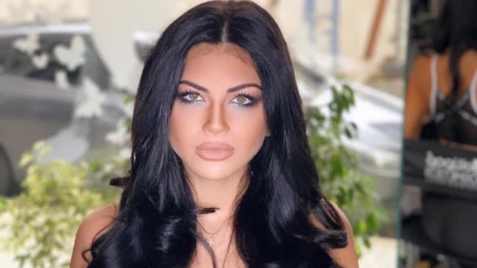 Мис България 2020 се пусна по сутиен от спалнята и призна... СНИМКА 18+