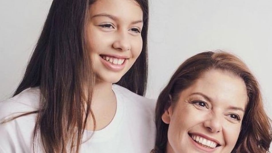 Менделсон! Алекс Сърчаджиева и дъщеря й приковаха вниманието в мрежата СНИМКИ