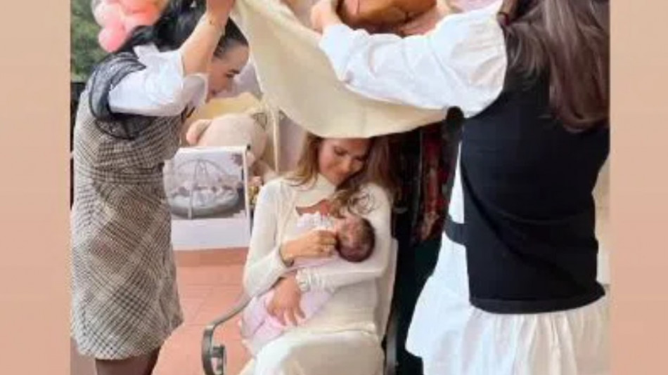 Ивайла Бакалова направи погача на бебето, ето кои известни жени орисаха дъщеря й СНИМКИ