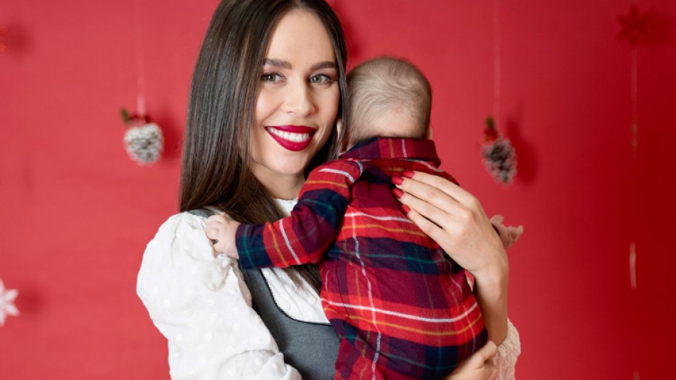 Маги Джанаварова показа бебето за сефте на Коледа СНИМКА